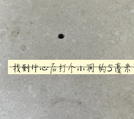 淳化瓷砖空鼓维修公司专业解答在瓷砖铺贴过程中，如果砂料搅拌不均匀，将会带来以下问题